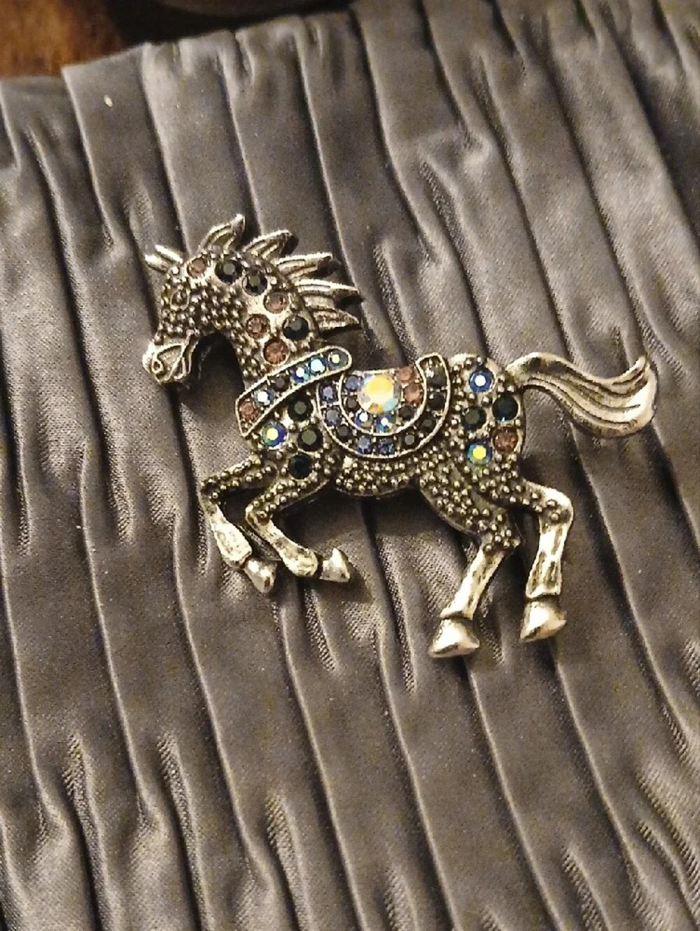 Vintage-Inspired Silver Horse Brooch with Blue and Multicolor Rhinestones